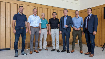 v.l: FBG Vorsitzender Markus Mayer, BM Günter Pfundstein, FBG Vorsitzender Bernhard Heid, BM Bruno Metz, BM Thorsten Erny (1. Vorsitzender des AR), BM Christoph Lipps, BM Manuel Tabor (Es fehlen BM Oliver Martini und BM Stefan Hattenbach)